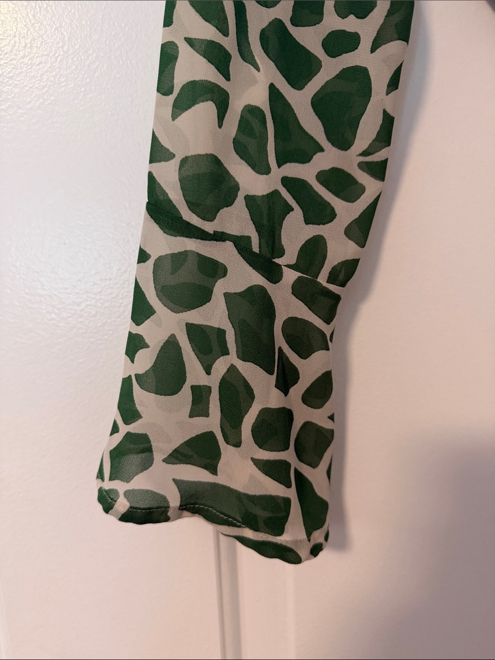 Green Patterned Top & Pants Set - Picture 10 of 10